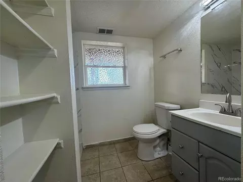 Bath - 2012 S Ivory St, Aurora, CO 80013 photo 4 of 4