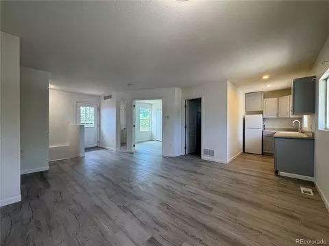 Living - 2012 S Ivory St, Aurora, CO 80013 photo 7 of 8