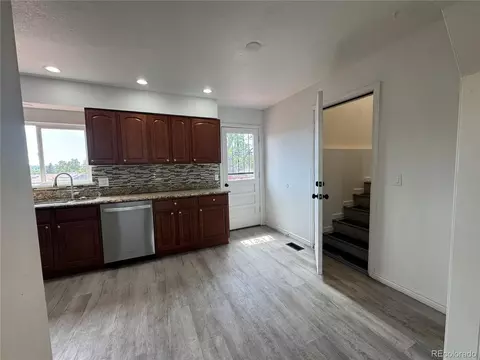 Kitchen - 2012 S Ivory St, Aurora, CO 80013 photo 5 of 6