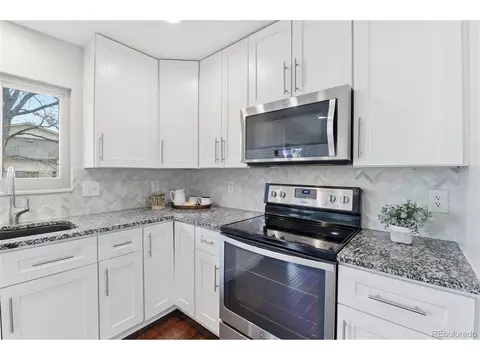 Kitchen - 8625 E Chenango Ave, Denver, CO 80237 photo 4 of 6