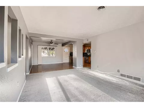 910 Ursula St, Aurora, CO 80011 photo 4