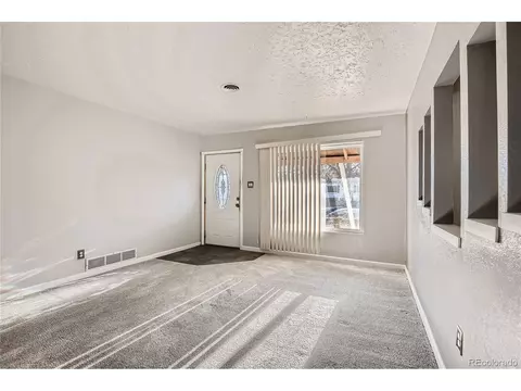 910 Ursula St, Aurora, CO 80011 photo 5