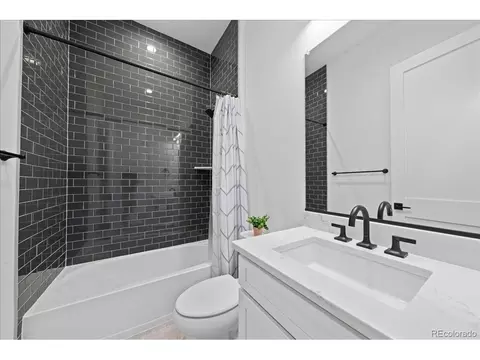 Bath - 3010 Newfound Lake Rd, Berthoud, CO 80513 photo 1 of 3