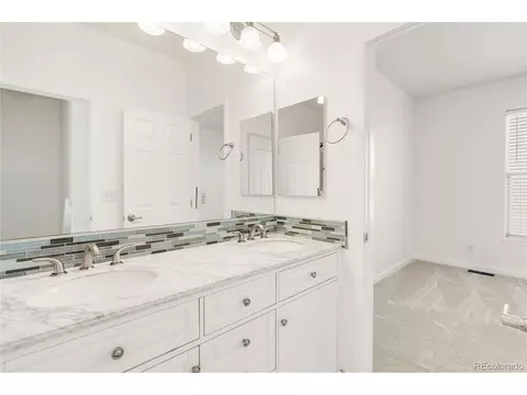 Bath - 7709 E 28th Pl, Denver, CO 80238 photo 1 of 3