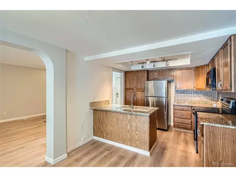 12136 E 2nd Dr, Aurora, CO 80011 photo 5