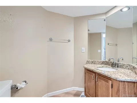 12136 E 2nd Dr, Aurora, CO 80011 photo 18