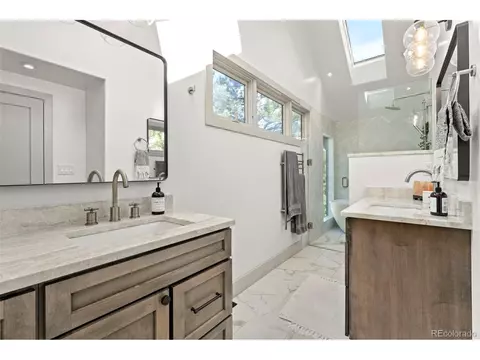 Bath - 770 N Cedar Brook Rd, Boulder, CO 80304 photo 3 of 5
