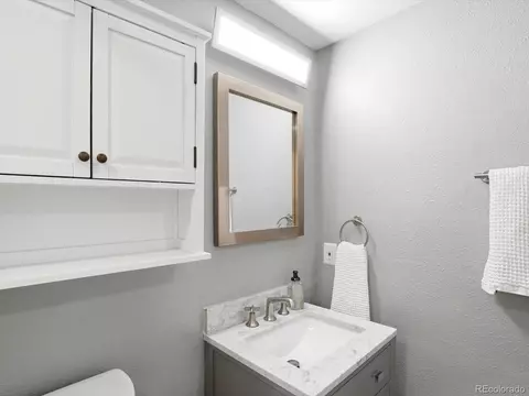 Bath - 807 E 14th Ave #2, Denver, CO 80218 photo 6 of 6