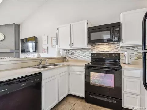 7679 S Steele St, Centennial, CO 80122 photo 9