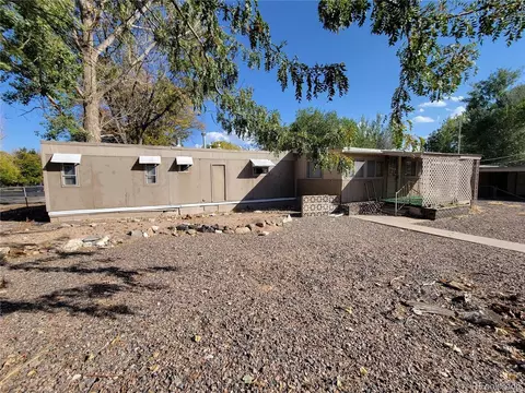535 Willow Dr, Lochbuie, CO 80603
