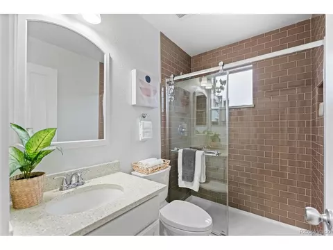 Bath - 8502 E 29th Pl, Denver, CO 80238 photo 4 of 5