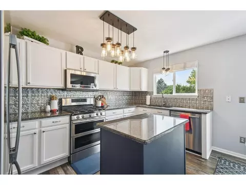 5691 S Versailles St, Aurora, CO 80015