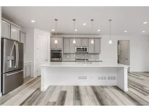 Kitchen - 22523 E Piccolo Way, Aurora, CO 80016 photo 2 of 5