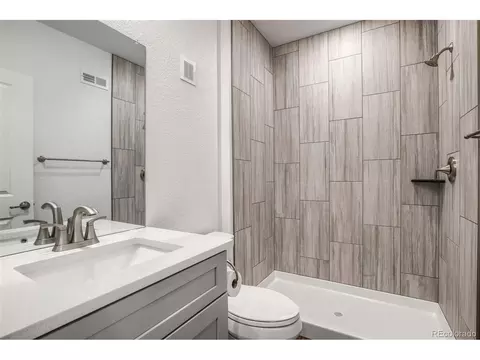 Bath - 22523 E Piccolo Way, Aurora, CO 80016 photo 6 of 6