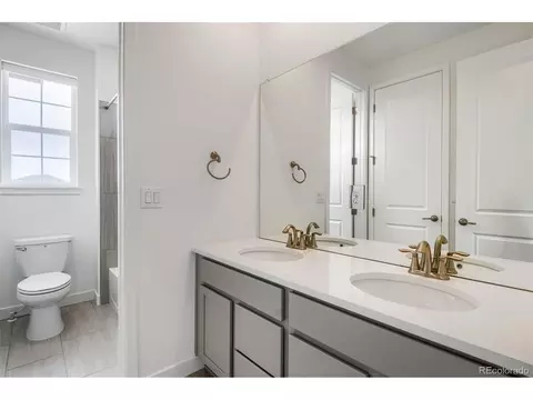 Bath - 22523 E Piccolo Way, Aurora, CO 80016 photo 4 of 6
