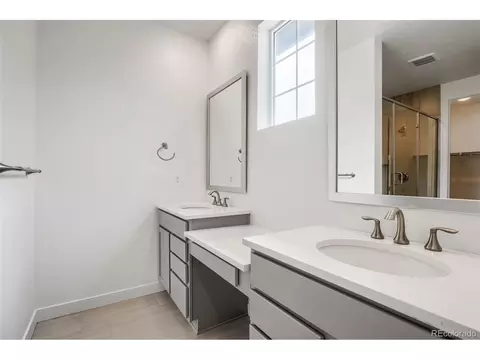 Bath - 22523 E Piccolo Way, Aurora, CO 80016 photo 2 of 6