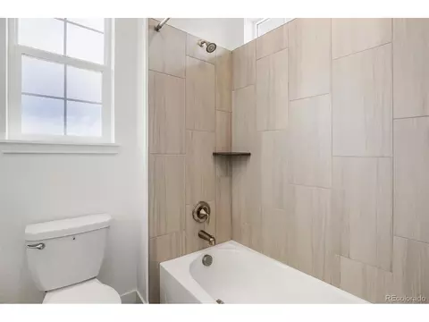 Bath - 22523 E Piccolo Way, Aurora, CO 80016 photo 5 of 6