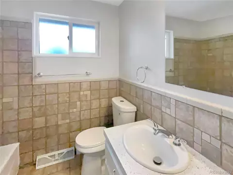 16332 E 8th Pl, Aurora, CO 80011 photo 11