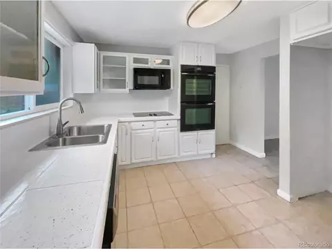 16332 E 8th Pl, Aurora, CO 80011 photo 2