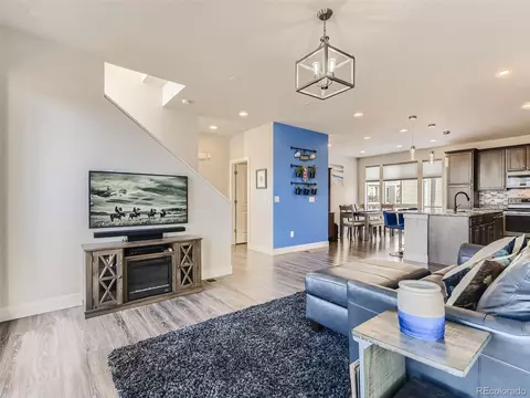 15748 E Broncos Pl, Centennial, CO 80112 photo 4