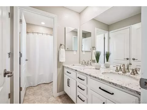 9446 E 51st Dr, Denver, CO 80238 photo 32