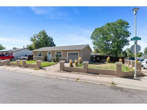 5565 Blackhawk Way, Denver, CO 80239