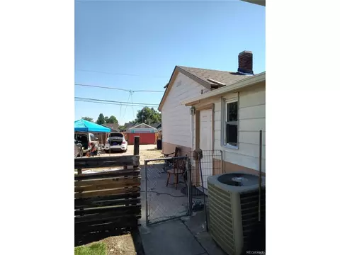 4672 Leaf Ct, Denver, CO 80216 photo 3