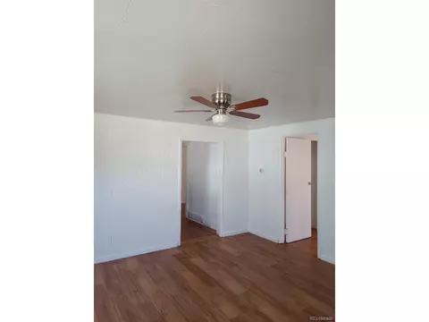 4672 Leaf Ct, Denver, CO 80216 photo 2