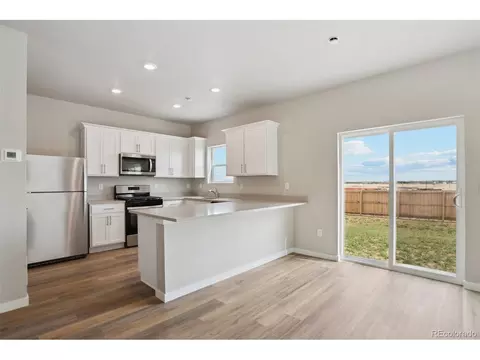 48290 Shetland Dr, Bennett, CO 80102 photo 3