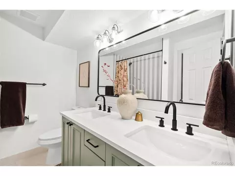 Bath - 7310 S Eudora Way, Centennial, CO 80122 photo 6 of 8