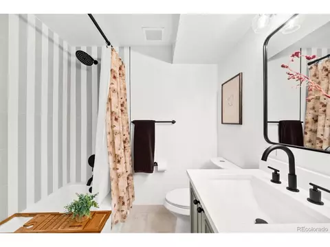 Bath - 7310 S Eudora Way, Centennial, CO 80122 photo 7 of 8