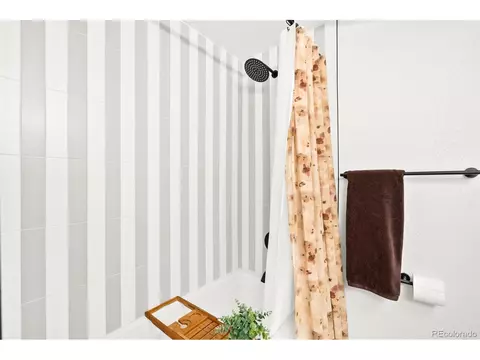 Bath - 7310 S Eudora Way, Centennial, CO 80122 photo 8 of 8
