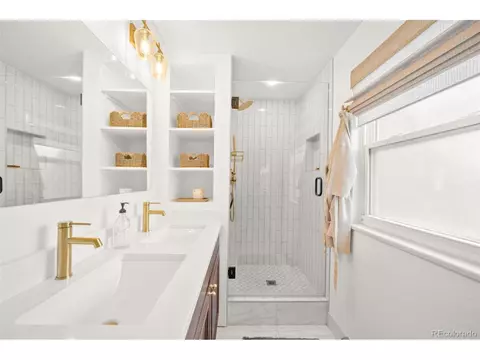 Bath - 7310 S Eudora Way, Centennial, CO 80122 photo 5 of 8