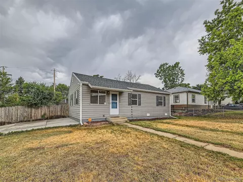 2060 Dichter Ct, Thornton, CO 80229