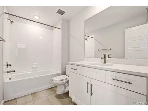 Bath - Undisclosed, Longmont, CO 80504 photo 4 of 4
