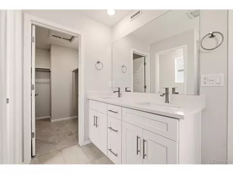 Bath - Undisclosed, Longmont, CO 80504 photo 2 of 4