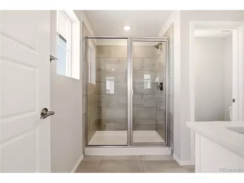Bath - Undisclosed, Longmont, CO 80504 photo 1 of 4