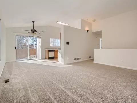 19064 E Carmel Cir, Aurora, CO 80011 photo 5