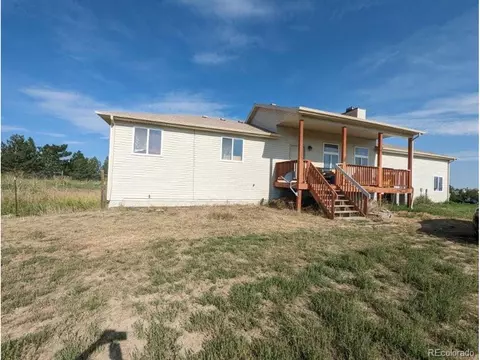8370 Sun Country Dr, Elizabeth, CO 80107