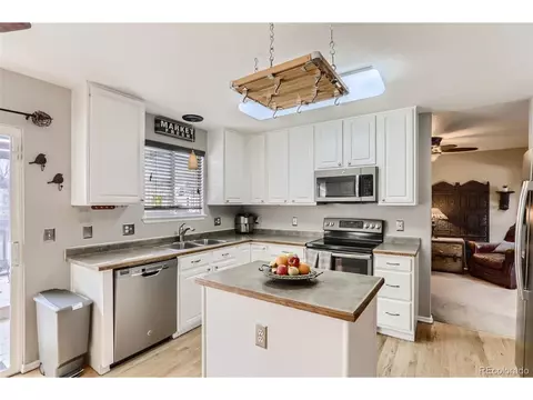 19410 E Pacific Dr, Aurora, CO 80013 photo 9