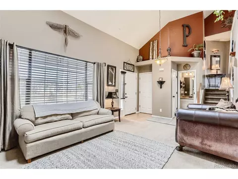19410 E Pacific Dr, Aurora, CO 80013 photo 5