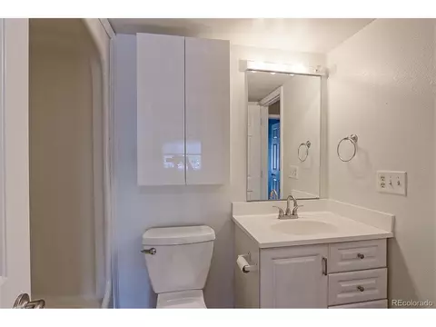 Bath - 12645 E Pacific Cir #E, Aurora, CO 80014 photo 2 of 3
