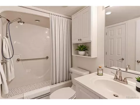 Bath - 12645 E Pacific Cir #E, Aurora, CO 80014 photo 3 of 3
