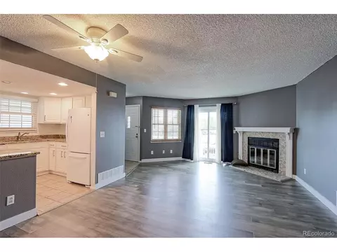 Living - 12645 E Pacific Cir #E, Aurora, CO 80014 photo 2 of 6