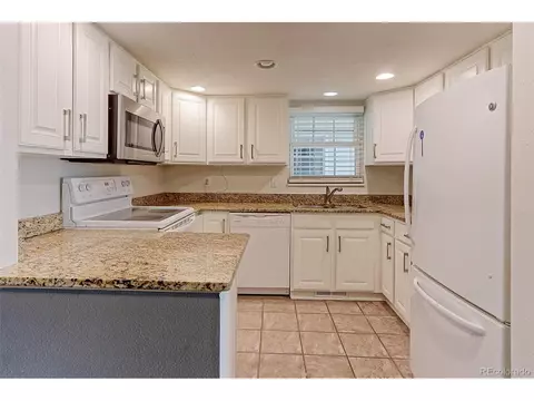 Kitchen - 12645 E Pacific Cir #E, Aurora, CO 80014 photo 2 of 3