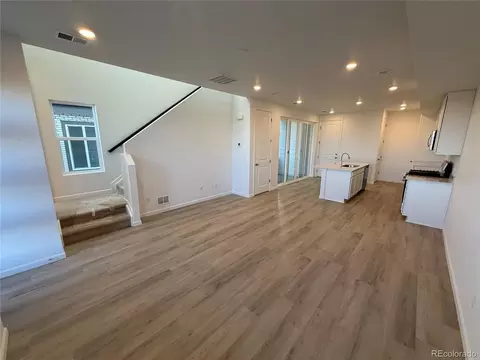 24155 E 30th Pl, Aurora, CO 80019 photo 2