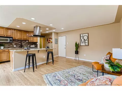 656 N Logan St #4, Denver, CO 80203