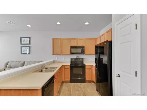 16087 Elk Pl, Denver, CO 80239 photo 8