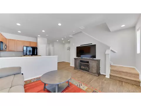 16087 Elk Pl, Denver, CO 80239 photo 6