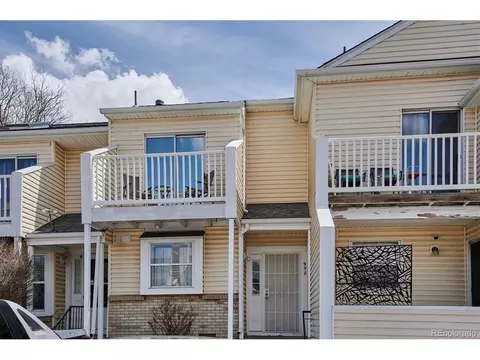 958 S Pitkin Ct, Aurora, CO 80017